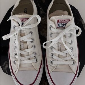 Converse Chuck Taylor All Star Low women’s size 7 Sneaker